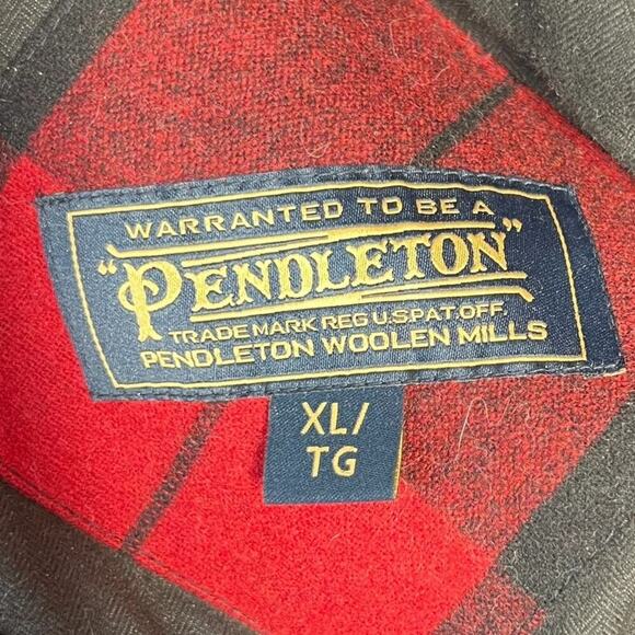 Pendleton Mount Hood Flannel Jacket Buffalo Plaid Wool Quilted Red Black XL - Picture 8 of 10